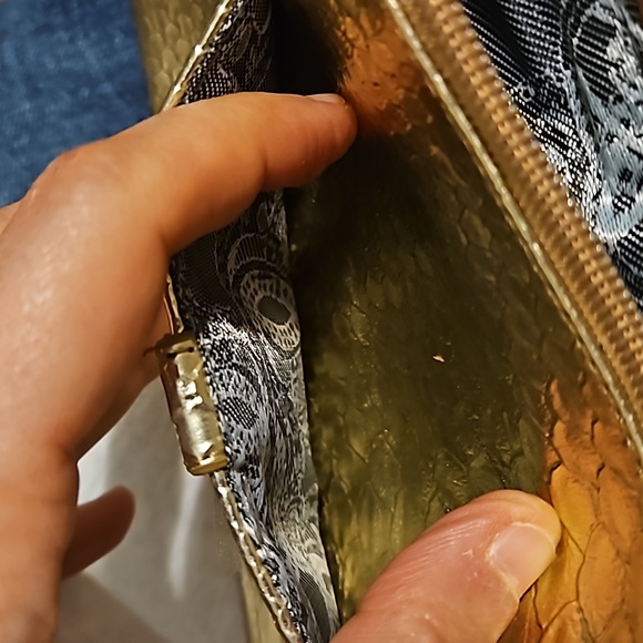 Sharif NWOT gold metallic croc embossed wristlet - Picture 7 of 9